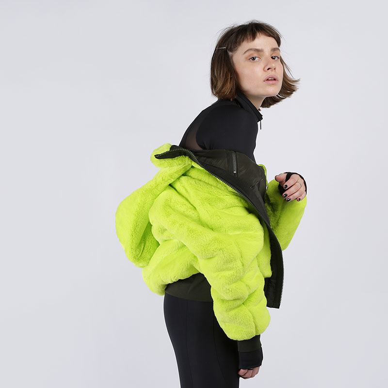 Женская куртка Jordan Reversible Bomber Jacket (CQ6657-325)  - цена, описание, фото 6